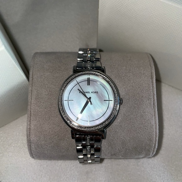 Michael Kors Watch Mother of Pearl Stainless - Picture 3 of 6